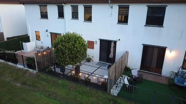 9015 NW 183rd St, Hialeah, FL 33018