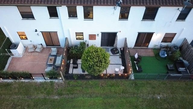 9015 NW 183rd St, Hialeah, FL 33018