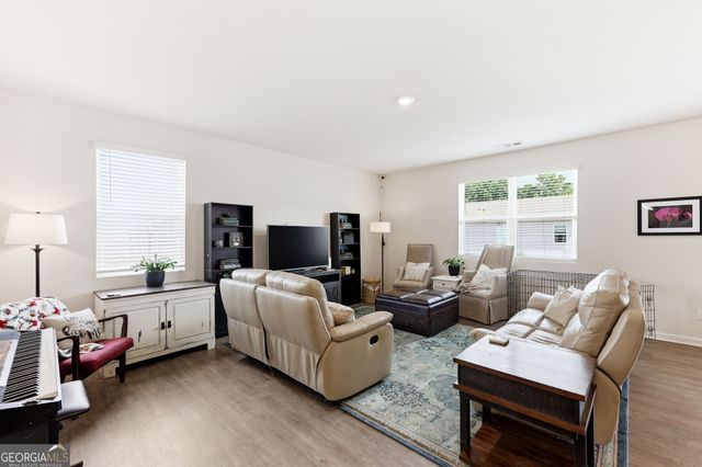 728 Starbuck Parkway, Pendergrass, GA 30567