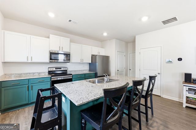 728 Starbuck Parkway, Pendergrass, GA 30567