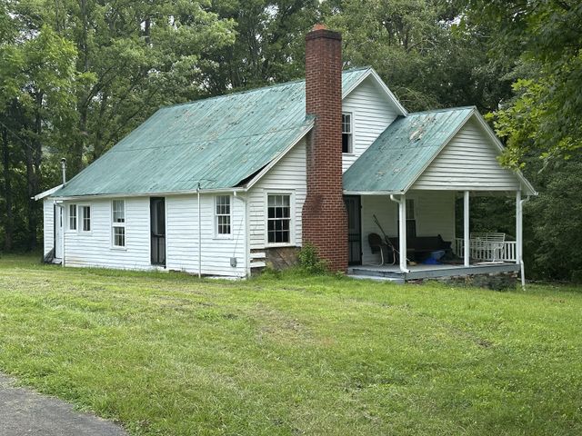 1148 Plum Creek Rd, Sparta, TN 38583
