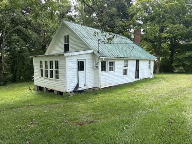 1148 Plum Creek Rd, Sparta, TN 38583