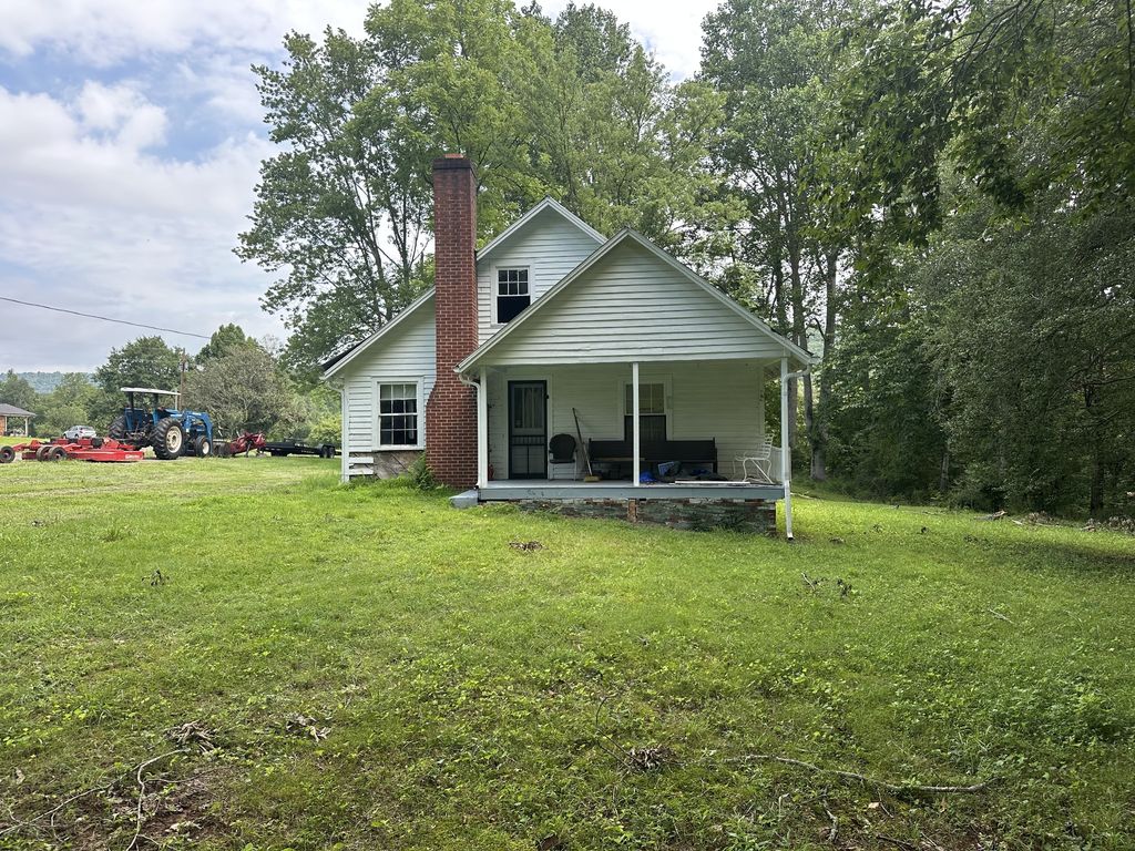 1148 Plum Creek Rd, Sparta, TN 38583