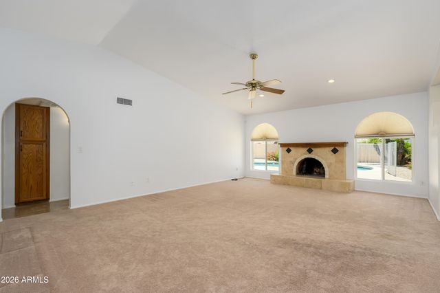 5917 E CLAIRE Drive, Scottsdale, AZ 85254