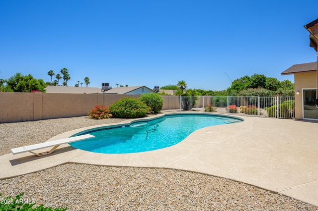 5917 E CLAIRE Drive, Scottsdale, AZ 85254