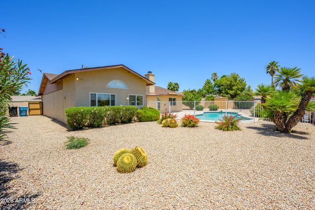 5917 E CLAIRE Drive, Scottsdale, AZ 85254