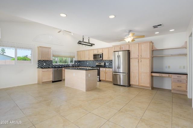 5917 E CLAIRE Drive, Scottsdale, AZ 85254