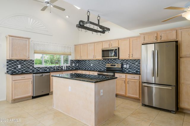 5917 E CLAIRE Drive, Scottsdale, AZ 85254