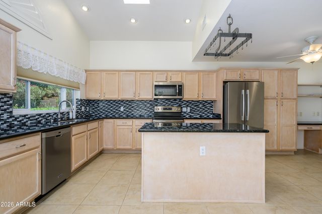5917 E CLAIRE Drive, Scottsdale, AZ 85254