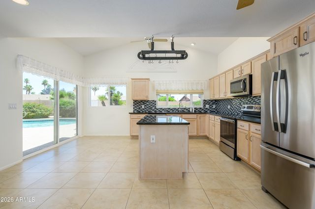 5917 E CLAIRE Drive, Scottsdale, AZ 85254