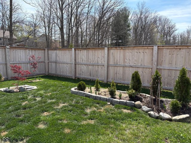 3779 S Village Row, New Palestine, IN 46163