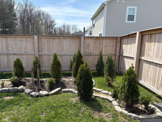 3779 S Village Row, New Palestine, IN 46163