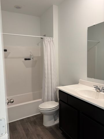 3779 S Village Row, New Palestine, IN 46163