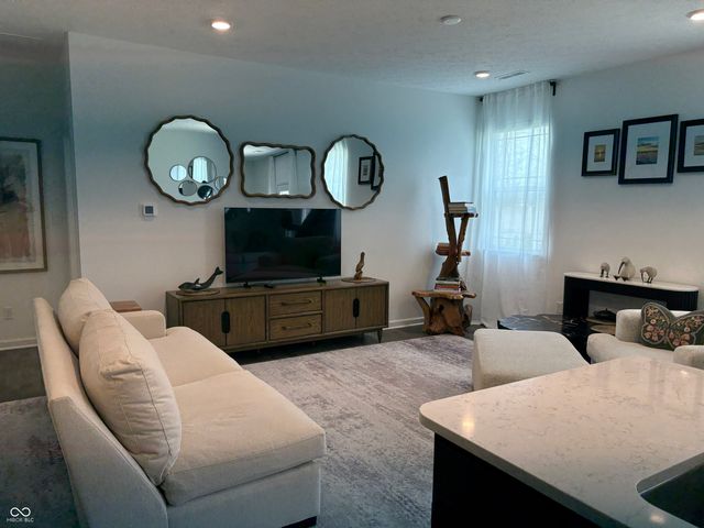 3779 S Village Row, New Palestine, IN 46163