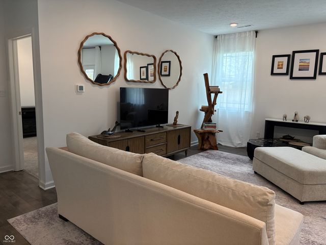 3779 S Village Row, New Palestine, IN 46163