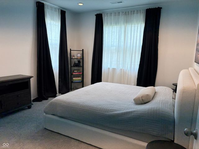 3779 S Village Row, New Palestine, IN 46163