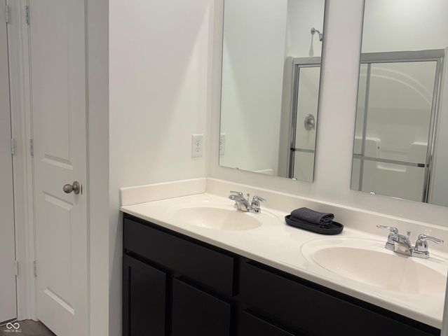 3779 S Village Row, New Palestine, IN 46163