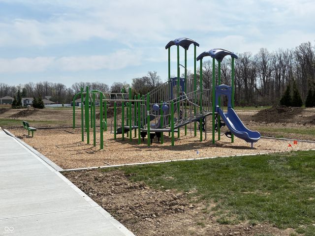 3779 S Village Row, New Palestine, IN 46163