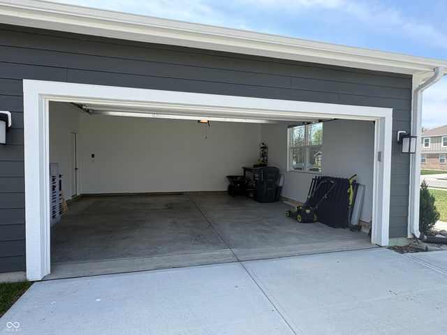 3779 S Village Row, New Palestine, IN 46163