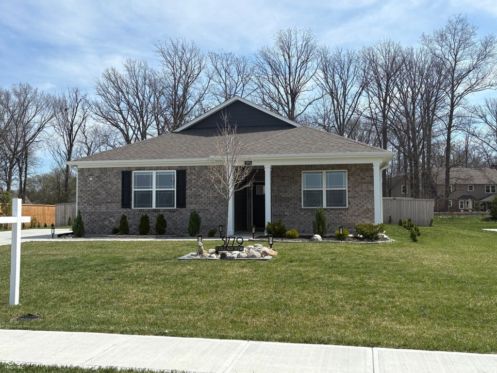 3779 S Village Row, New Palestine, IN 46163