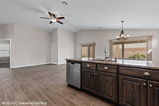 921 Shadow Hawk Ridge, Mesquite, NV 89027