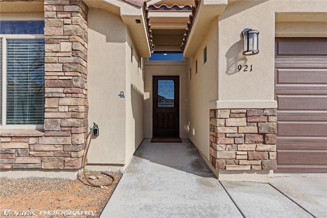 921 Shadow Hawk Ridge, Mesquite, NV 89027