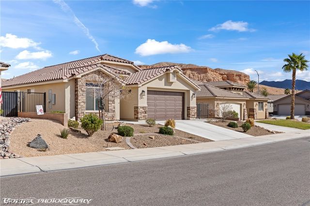 921 Shadow Hawk Ridge, Mesquite, NV 89027