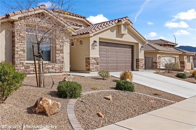 921 Shadow Hawk Ridge, Mesquite, NV 89027