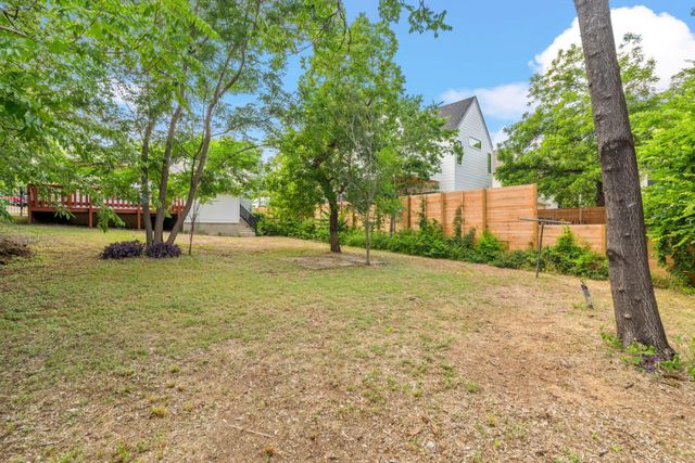 1303 Walnut Ave, Austin, TX 78702