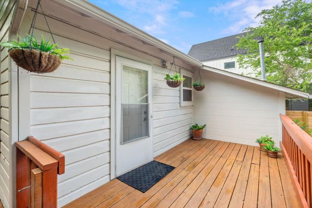 1303 Walnut Ave, Austin, TX 78702