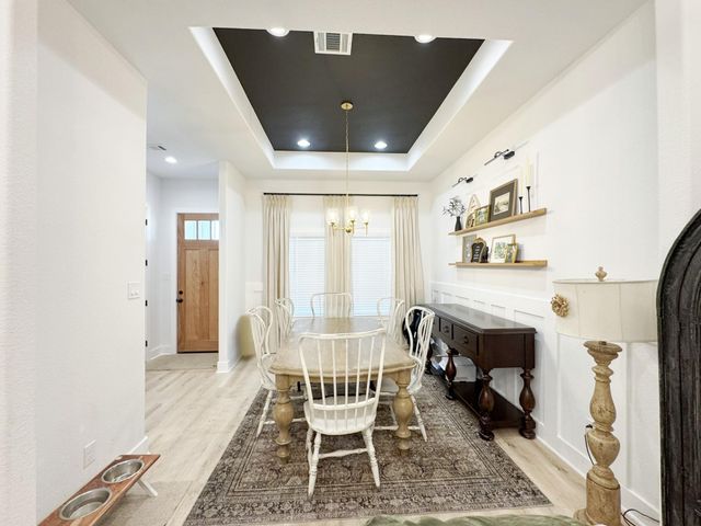 431 Wellshire Drive, West Columbia, TX 77486