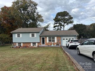 1954 Villa Drive, Newton, NC 28658