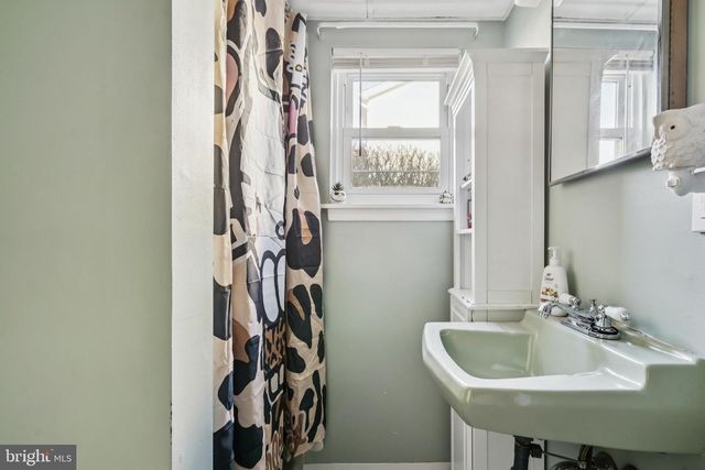 100 GARDEN AVE, Blackwood, NJ 08012