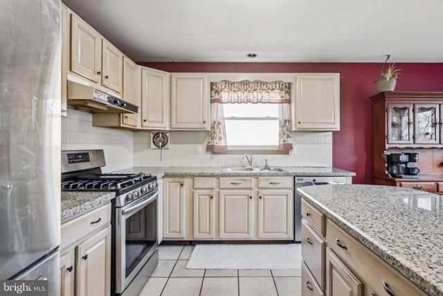 100 GARDEN AVE, Blackwood, NJ 08012