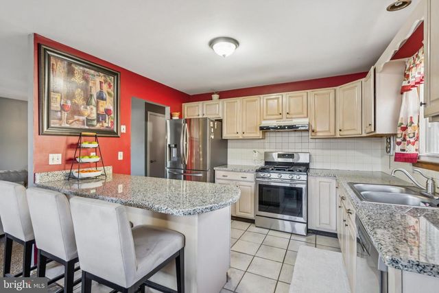 100 GARDEN AVE, Blackwood, NJ 08012