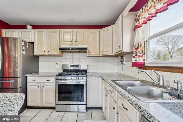 100 GARDEN AVE, Blackwood, NJ 08012