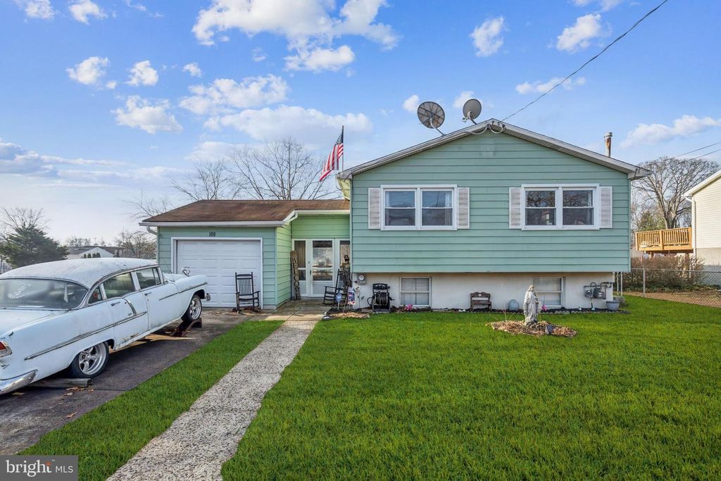 100 GARDEN AVE, Blackwood, NJ 08012