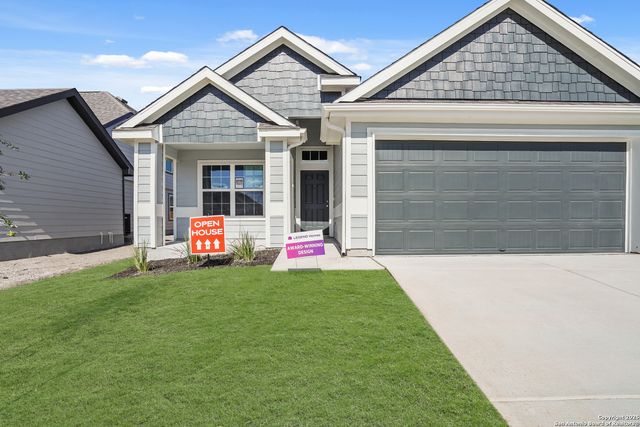 1204 Sweden, Seguin, TX 78155