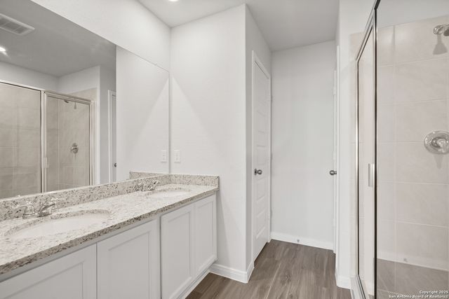 1204 Sweden, Seguin, TX 78155