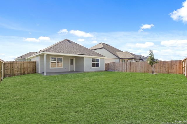 1204 Sweden, Seguin, TX 78155
