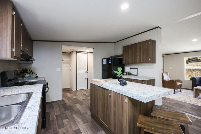 365 Harmon Lane, Lenoir City, TN 37771