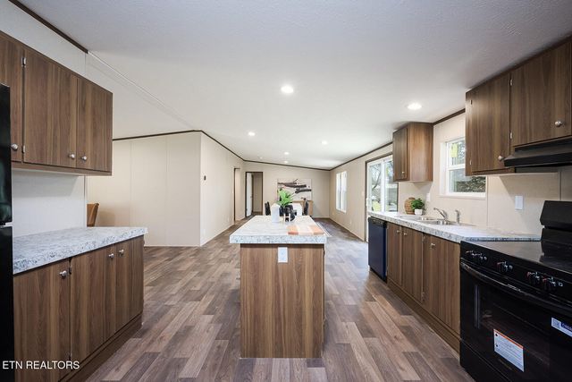 365 Harmon Lane, Lenoir City, TN 37771