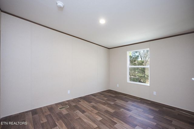 365 Harmon Lane, Lenoir City, TN 37771