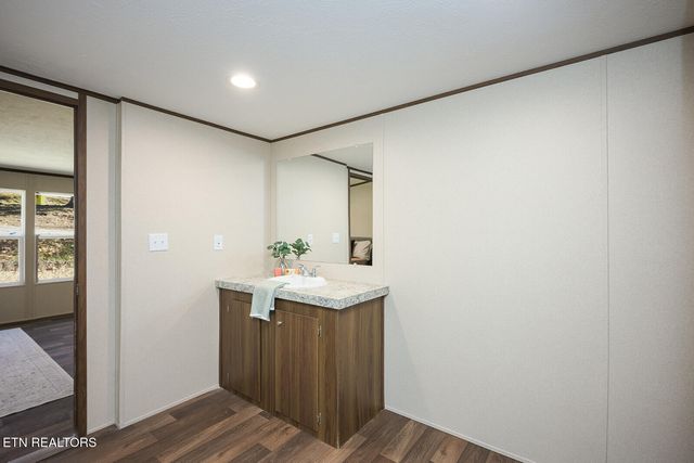 365 Harmon Lane, Lenoir City, TN 37771