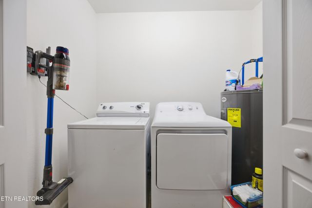 722 Williams Creek Rd, Oneida, TN 37841