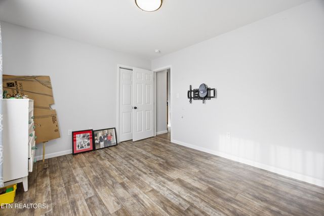 722 Williams Creek Rd, Oneida, TN 37841