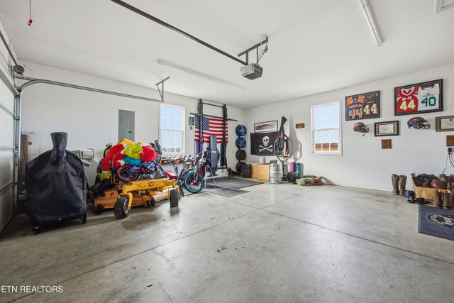 722 Williams Creek Rd, Oneida, TN 37841