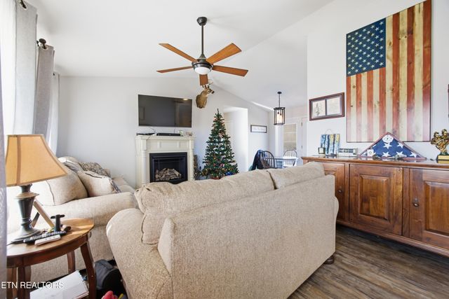 722 Williams Creek Rd, Oneida, TN 37841