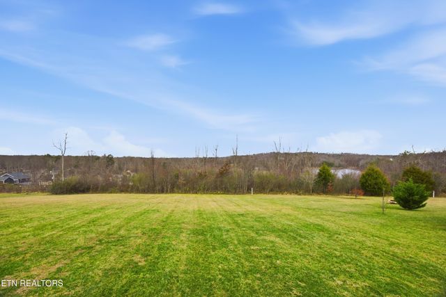 722 Williams Creek Rd, Oneida, TN 37841