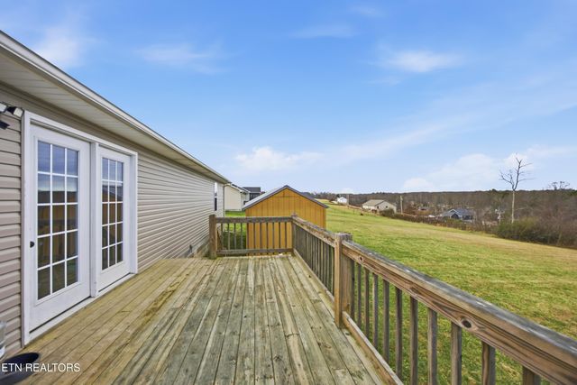 722 Williams Creek Rd, Oneida, TN 37841